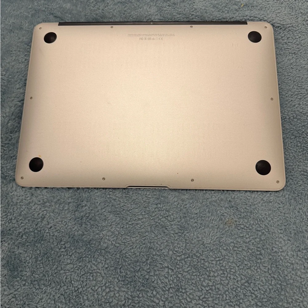 Apple MacBook Air Silver Slim Design